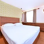 Hiša za goste Les 4*