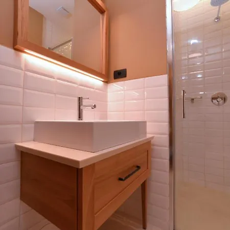 Les Gostinjska kuća 4*