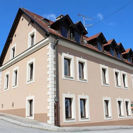 Les 3* Brežice