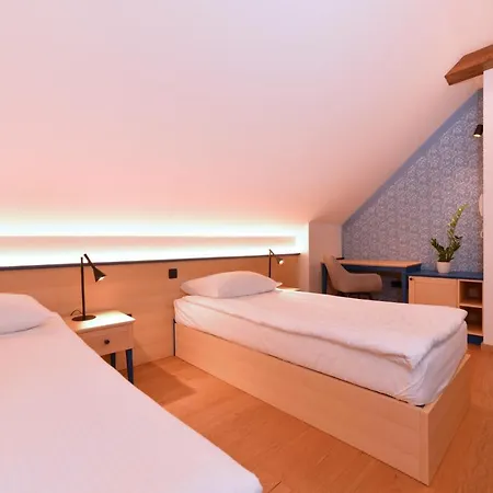 Les 3* Brežice