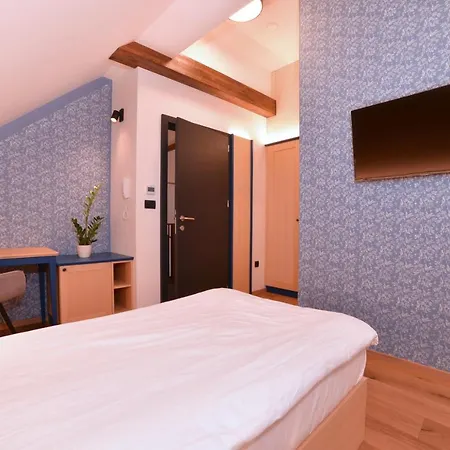 Les 3* Brežice